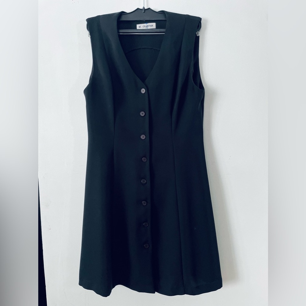 Black A-line Midi Dress with V-neck and Sleeveless Design for Work